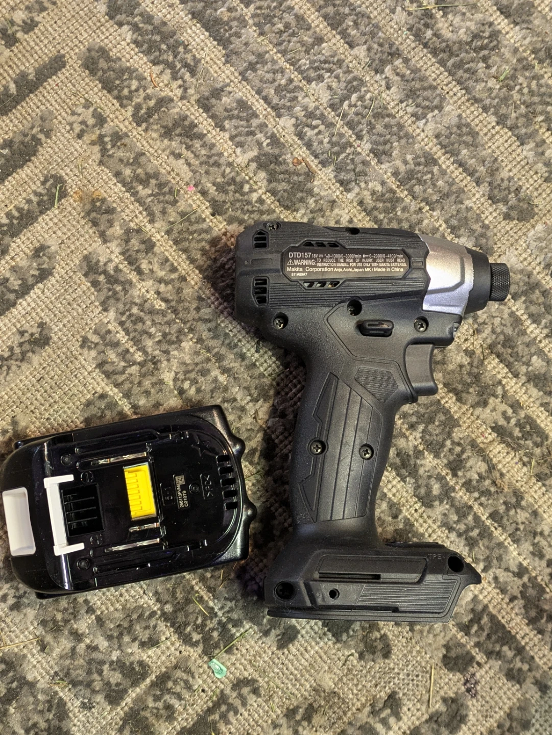 Makita Brushless Impact Driver with 18V Battery - photo 2