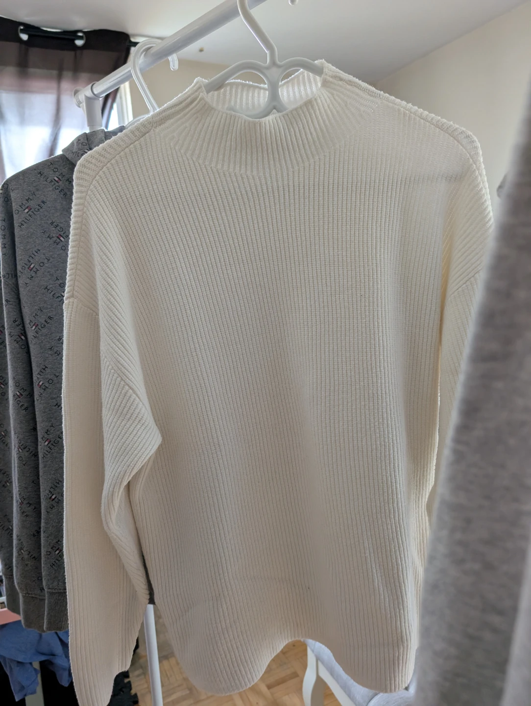 Women's Sweaters Bundle - photo 3
