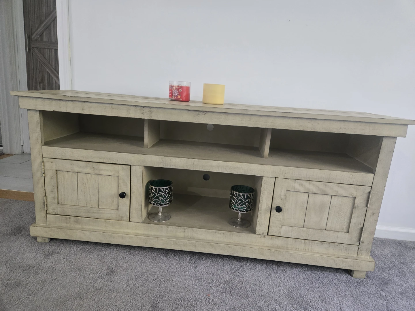 Tv console