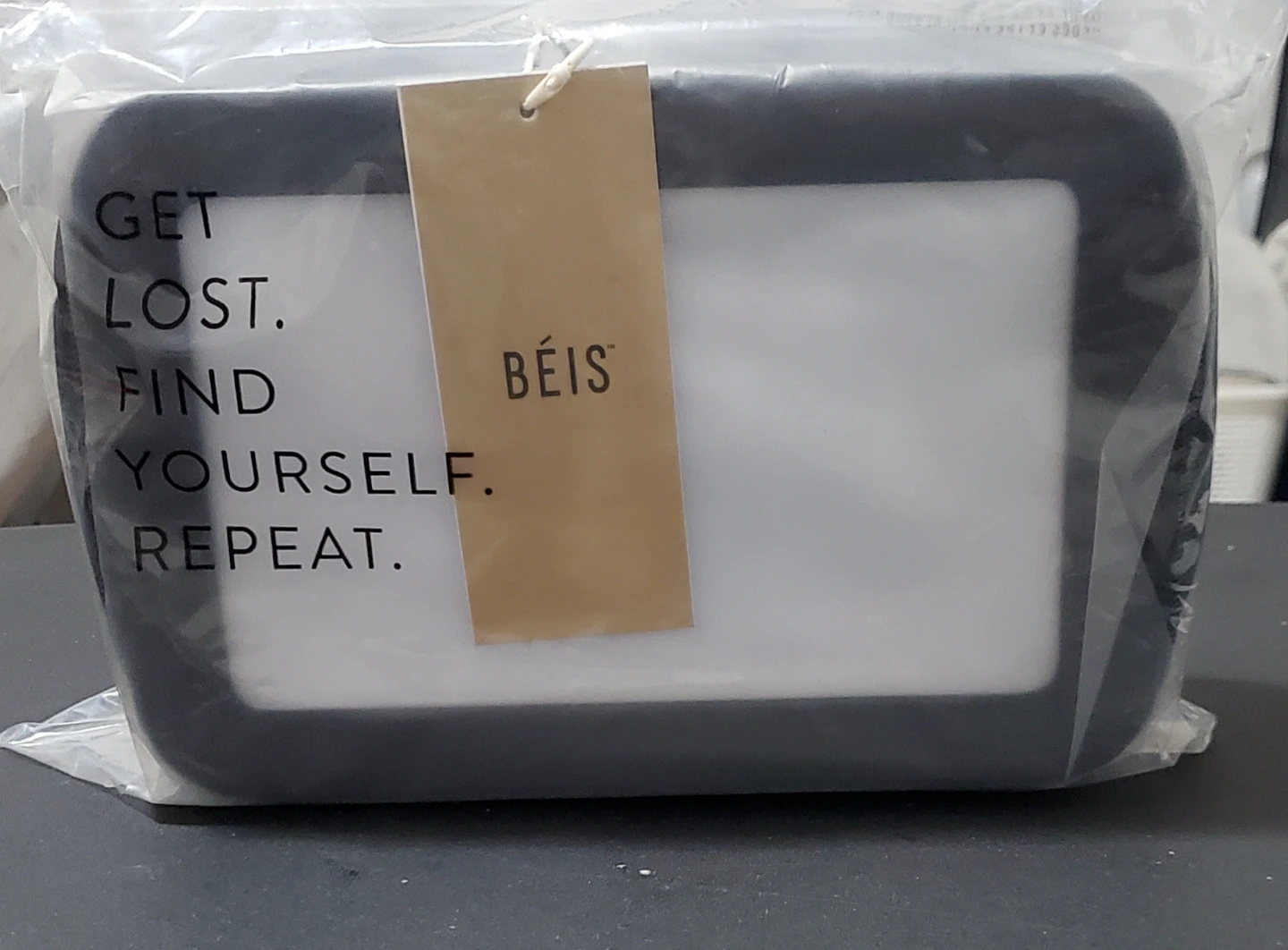 BÉIS The Sport Sling Crossbody Bag & The In Fight Cosmetic Set - photo 3