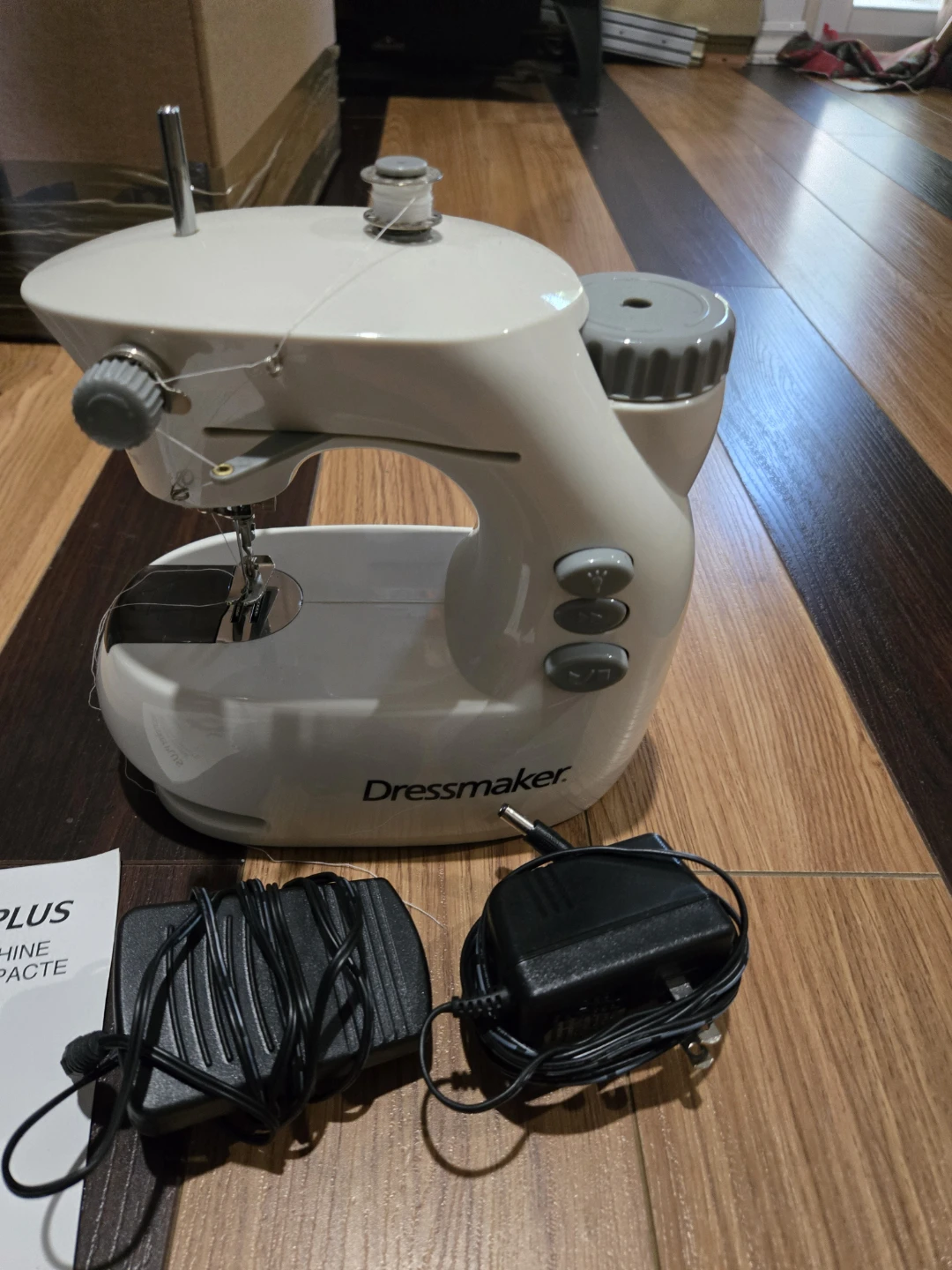 Dressmaker Compact Sewing Machine PLUS - photo 3