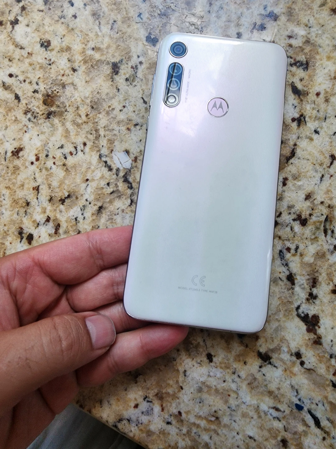 Motorola g fast small crack bottom right unlocked - photo 2