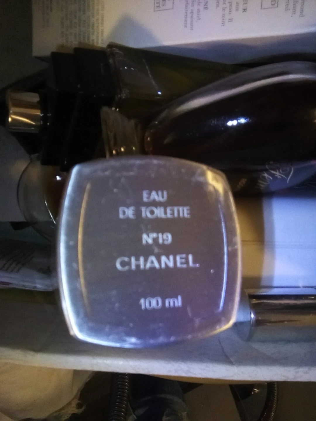 Chanel N°19 Eau de Toilette Spray - 100 ml