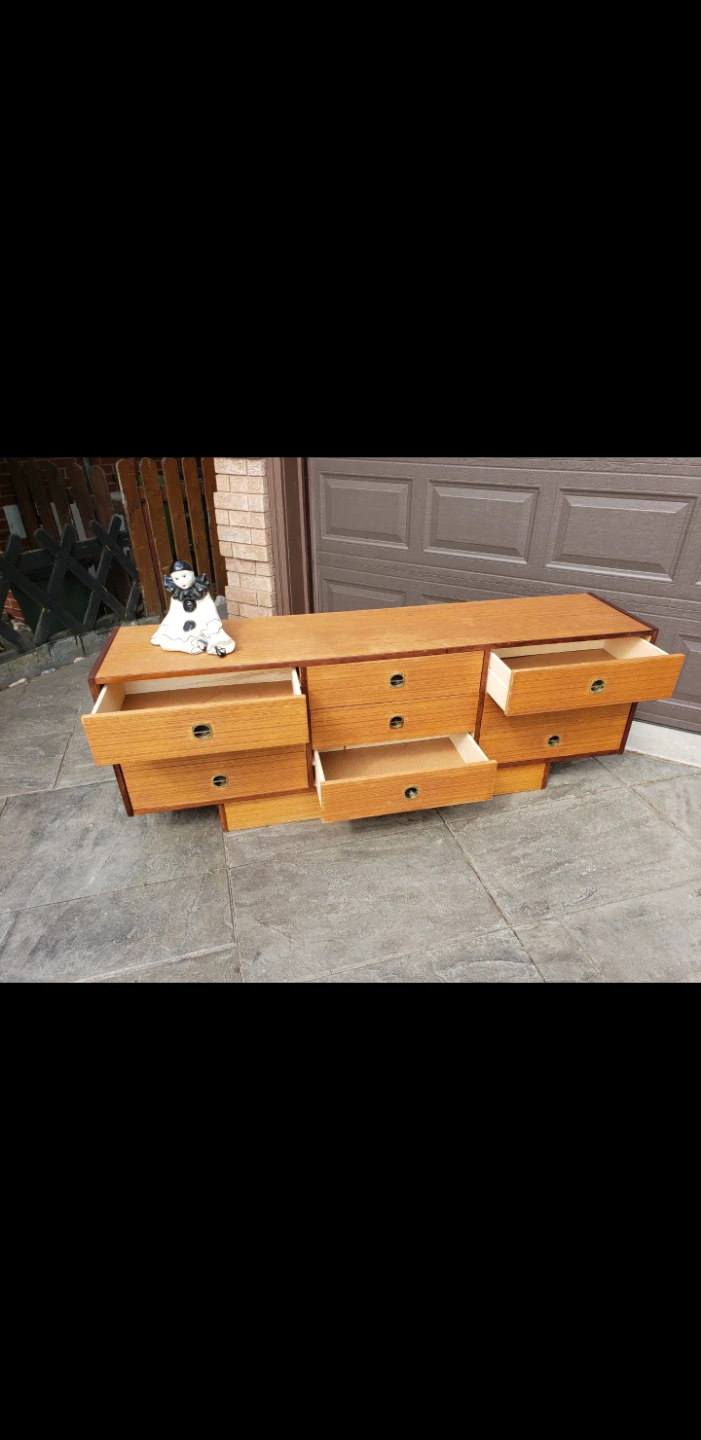 Mid-century Modern 9 Drawer Dresser - photo 2
