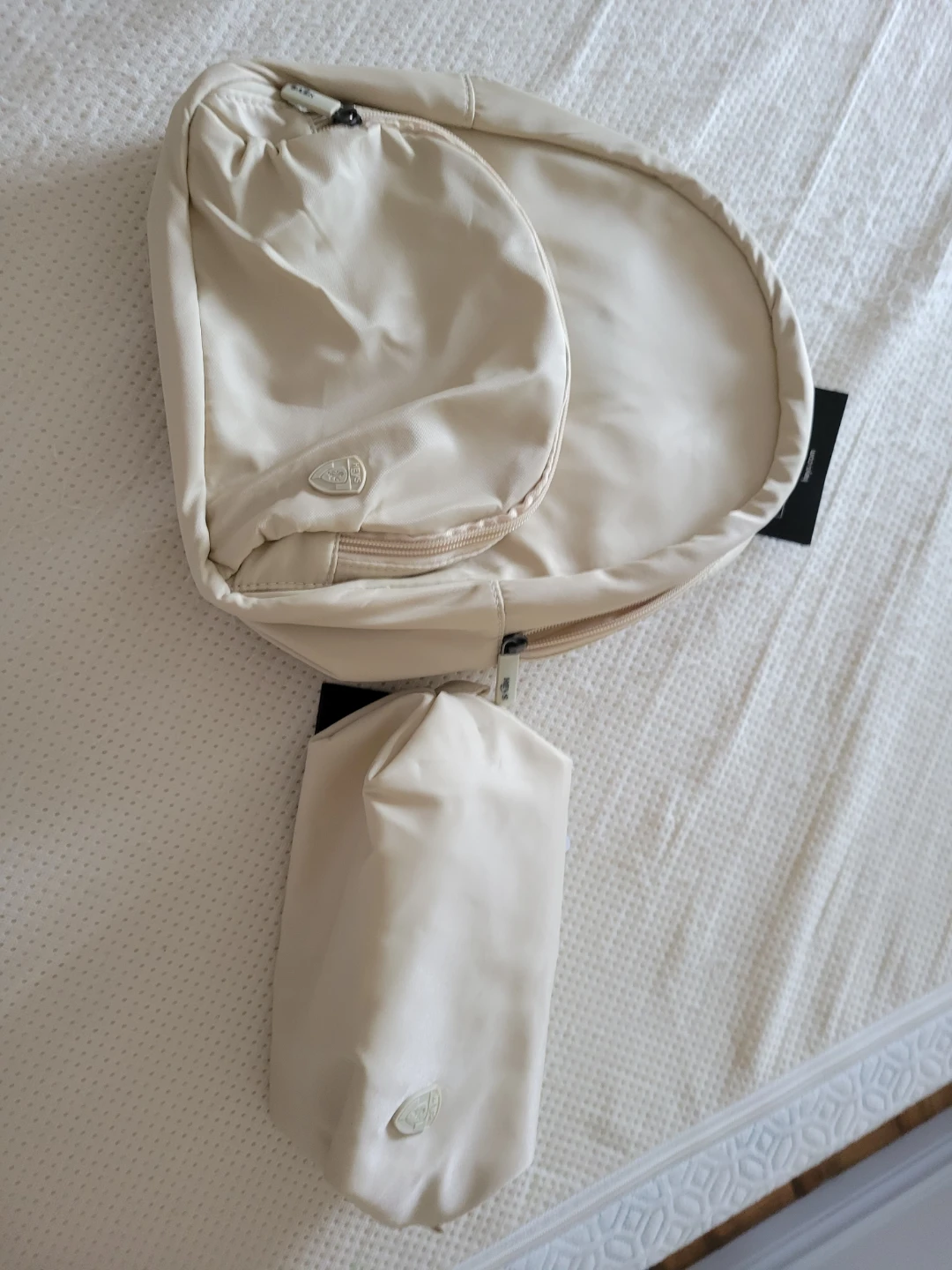 Brand new HEYS basic and make up bag