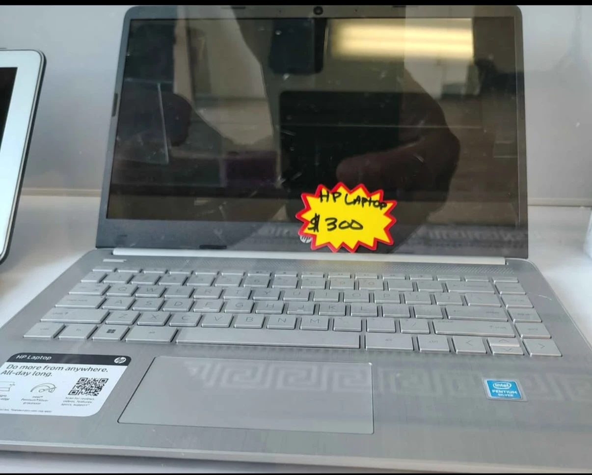 Like-New HP Laptop with Intel processor.