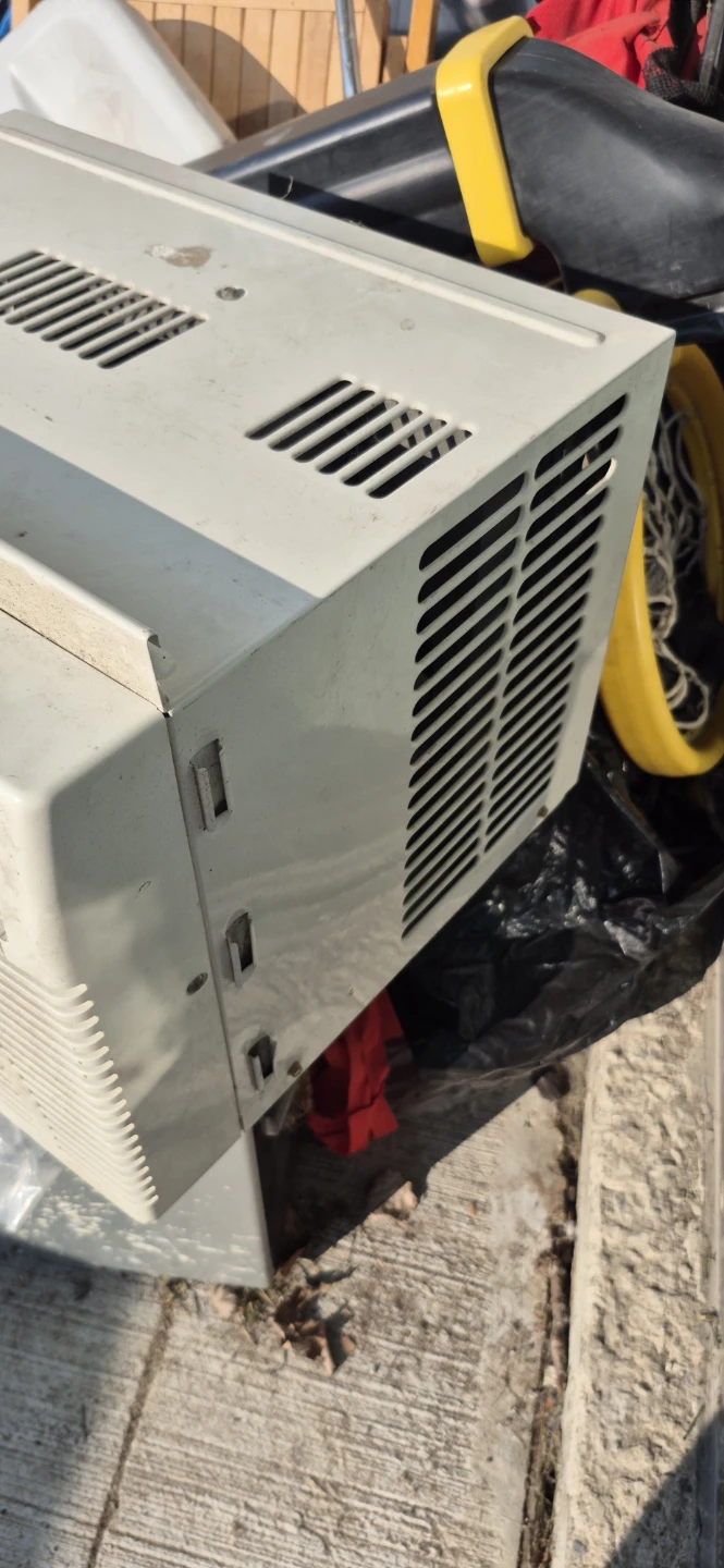Maytag Window Air Conditioner - photo 4