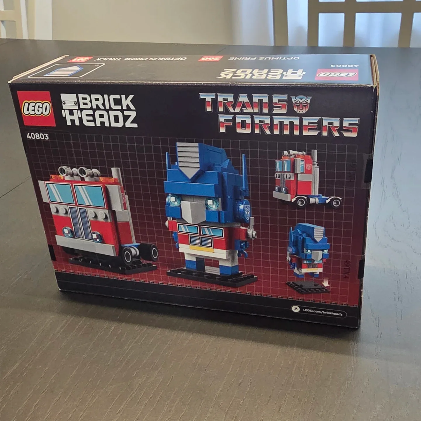 LEGO BrickHeadz Optimus Prime Robot & Vehicle Set - photo 3