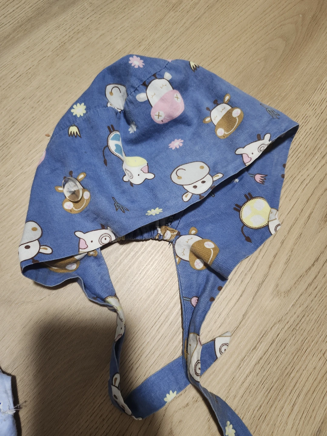 2 Scrub Caps - Blue Cow & Ultraman Prints - photo 3