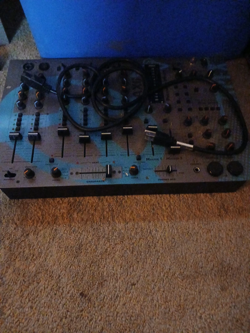 Allen & Heath Xone:AX6 DJ Mixer - photo 2