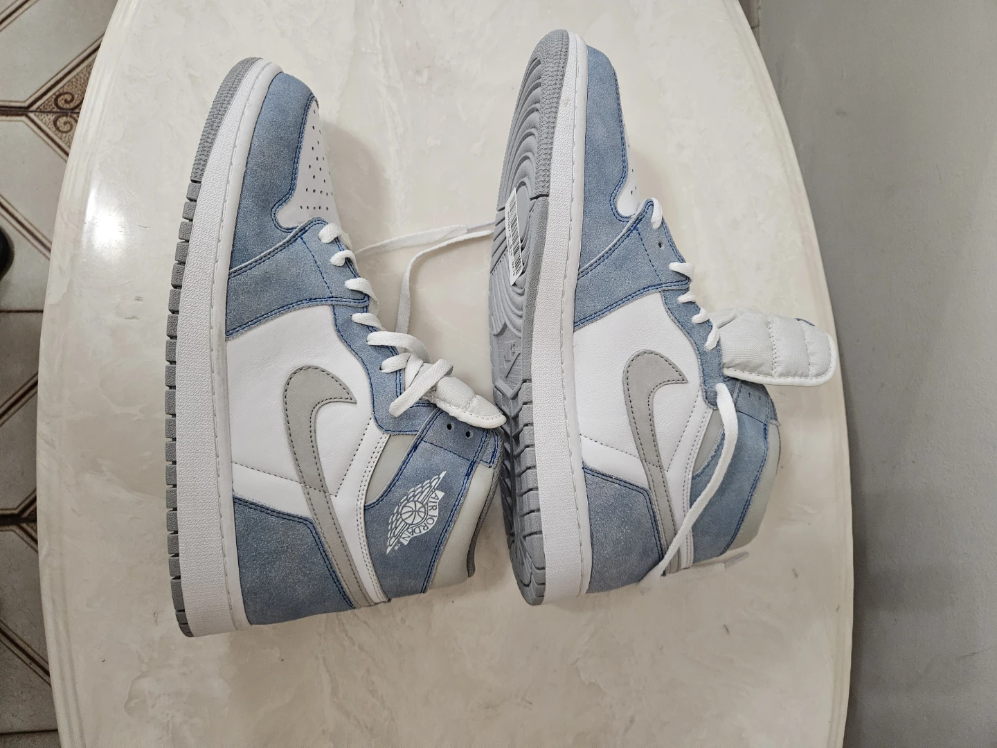 Mens new Nike Air Jordan 1 . Size 13