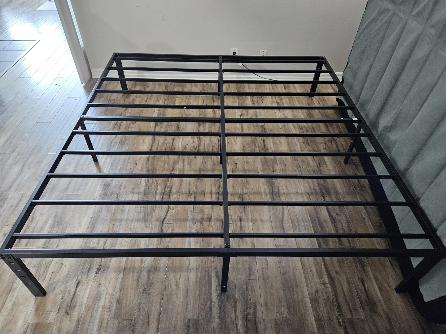 Heavy Duty Metal Platform King Size Bed Frame - photo 4