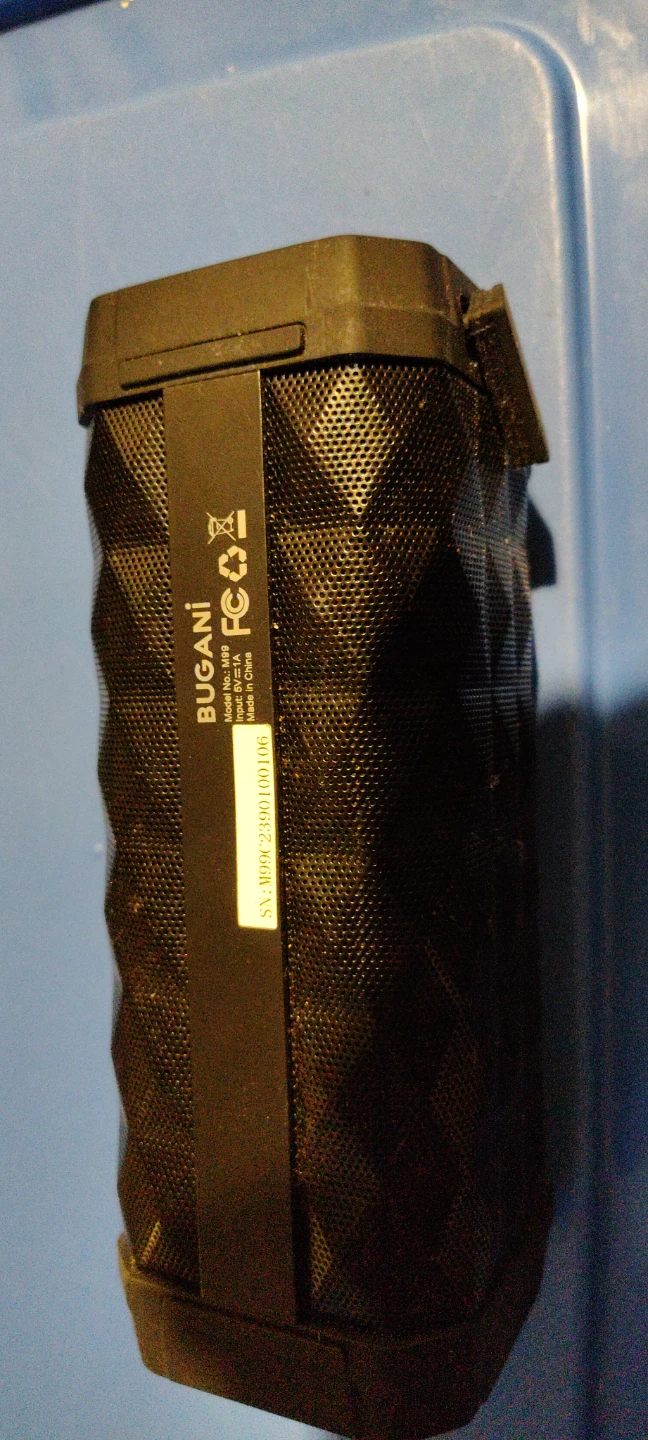 BUGANI Portable Bluetooth Speaker - photo 2