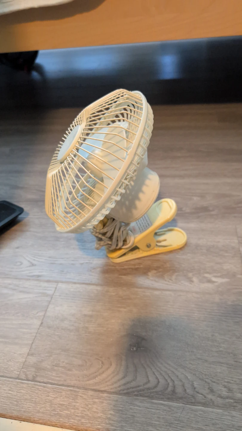 Cream coloured clip-on fan - photo 2