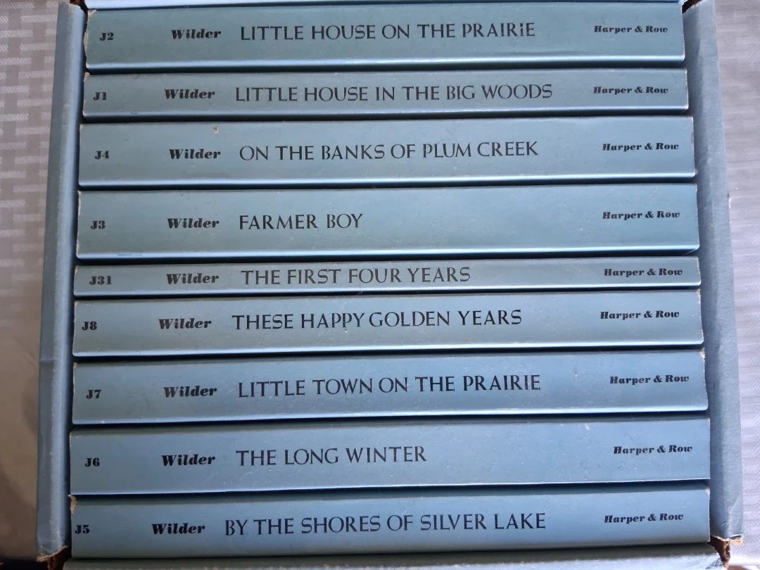 Little house book set - photo 3