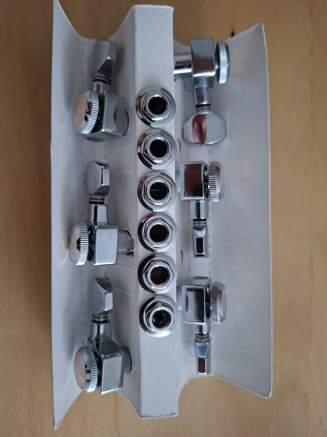 Music Store locking tuners 6 string