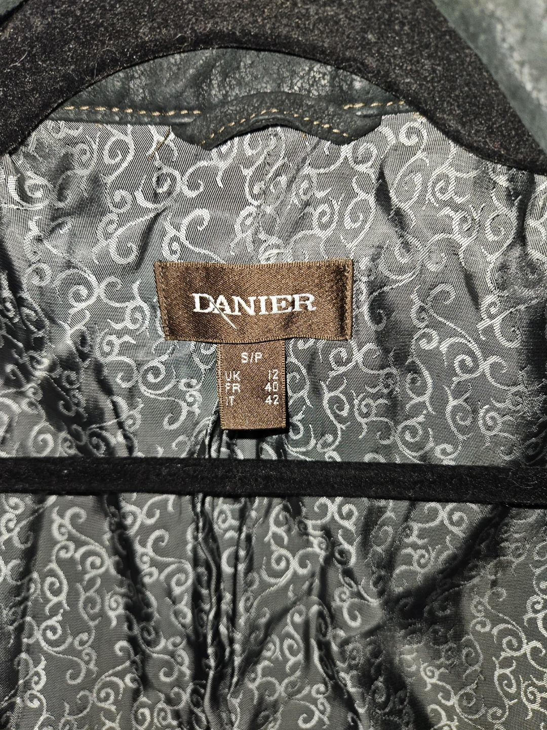 Danier Genuine Leather Jacket S/P - photo 2
