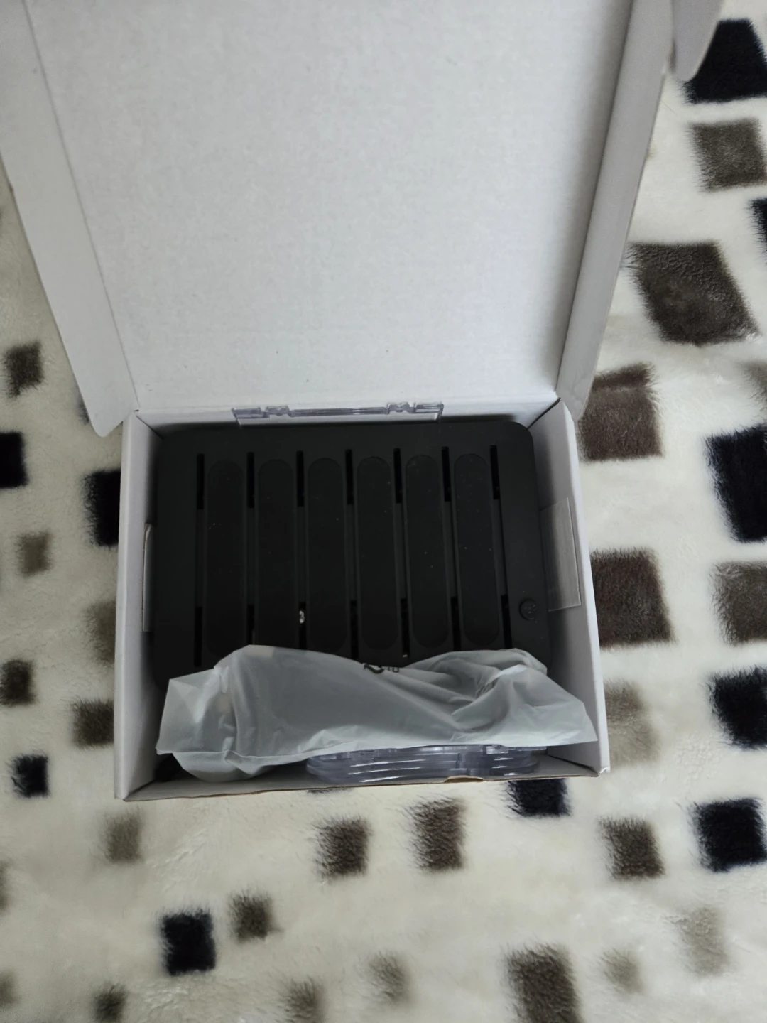 6-Port Charging Station for Multiple Devices - photo 2