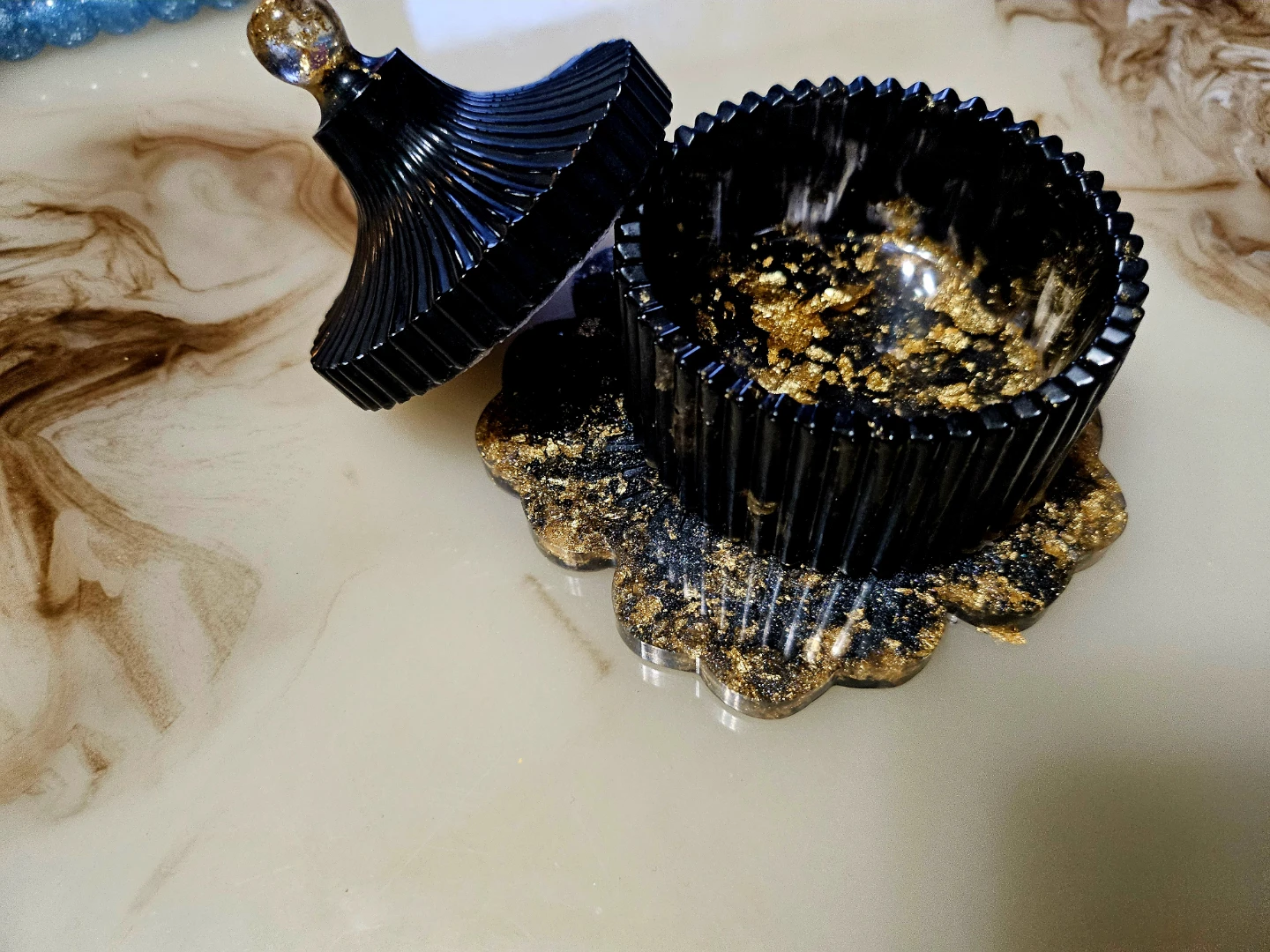 ❗️RESIN ❗️Decorative jewrlyBox with Lid PLUS a coaster