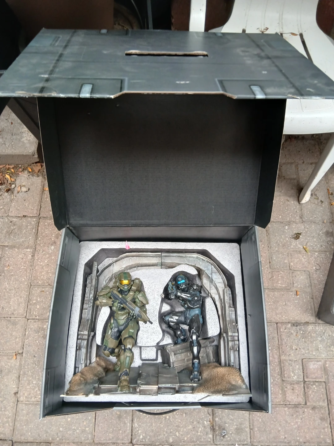 Halo Master Chief & Arbiter Statue - photo 2