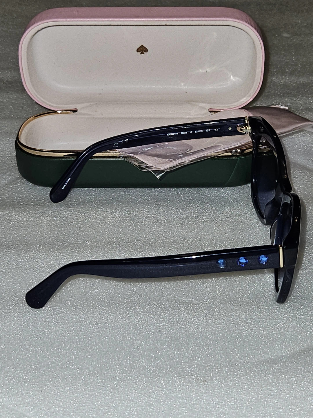 Kate Spade Sunglasses with Case - photo 2