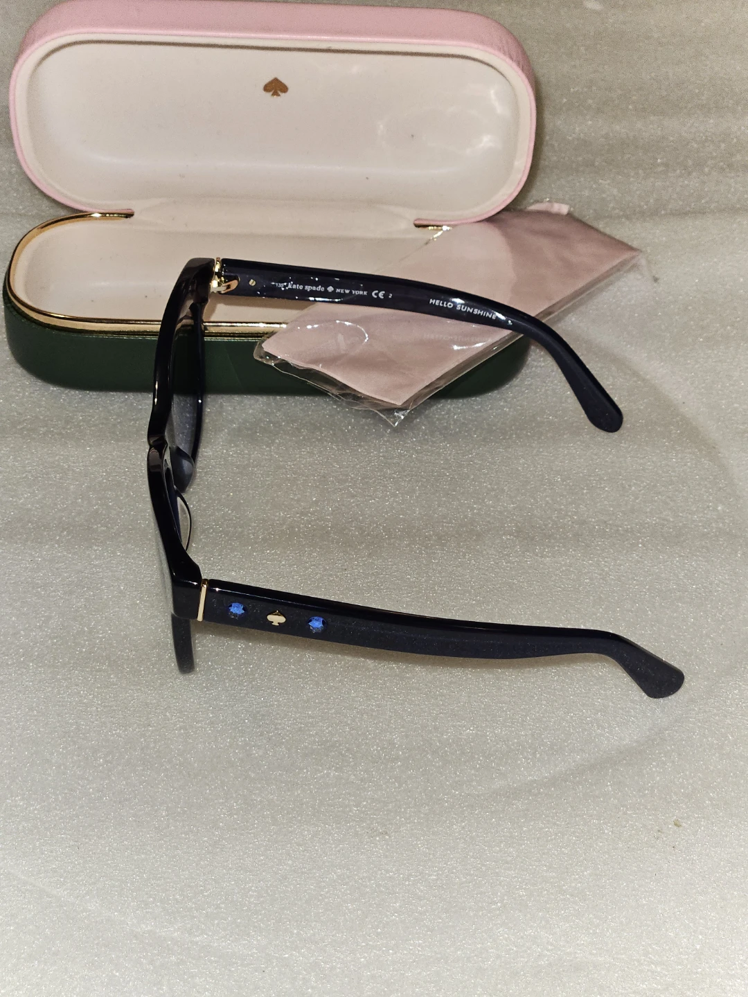 Kate Spade Sunglasses with Case - photo 4