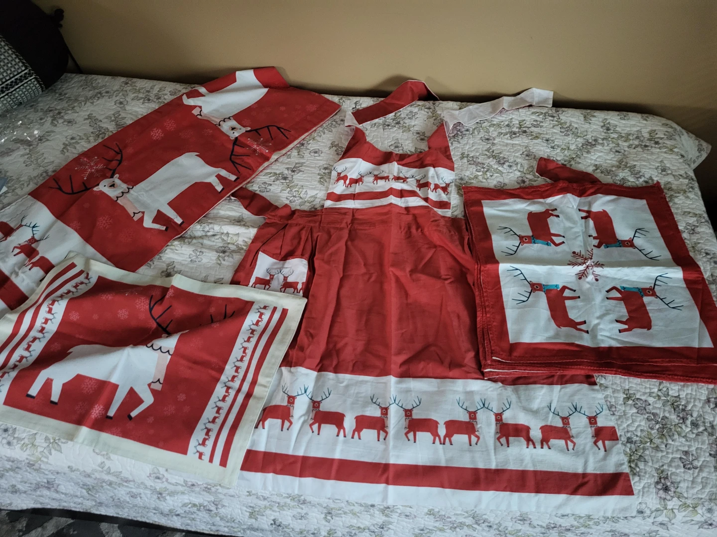 Christmas Kitchen Set - Red with Reindeer