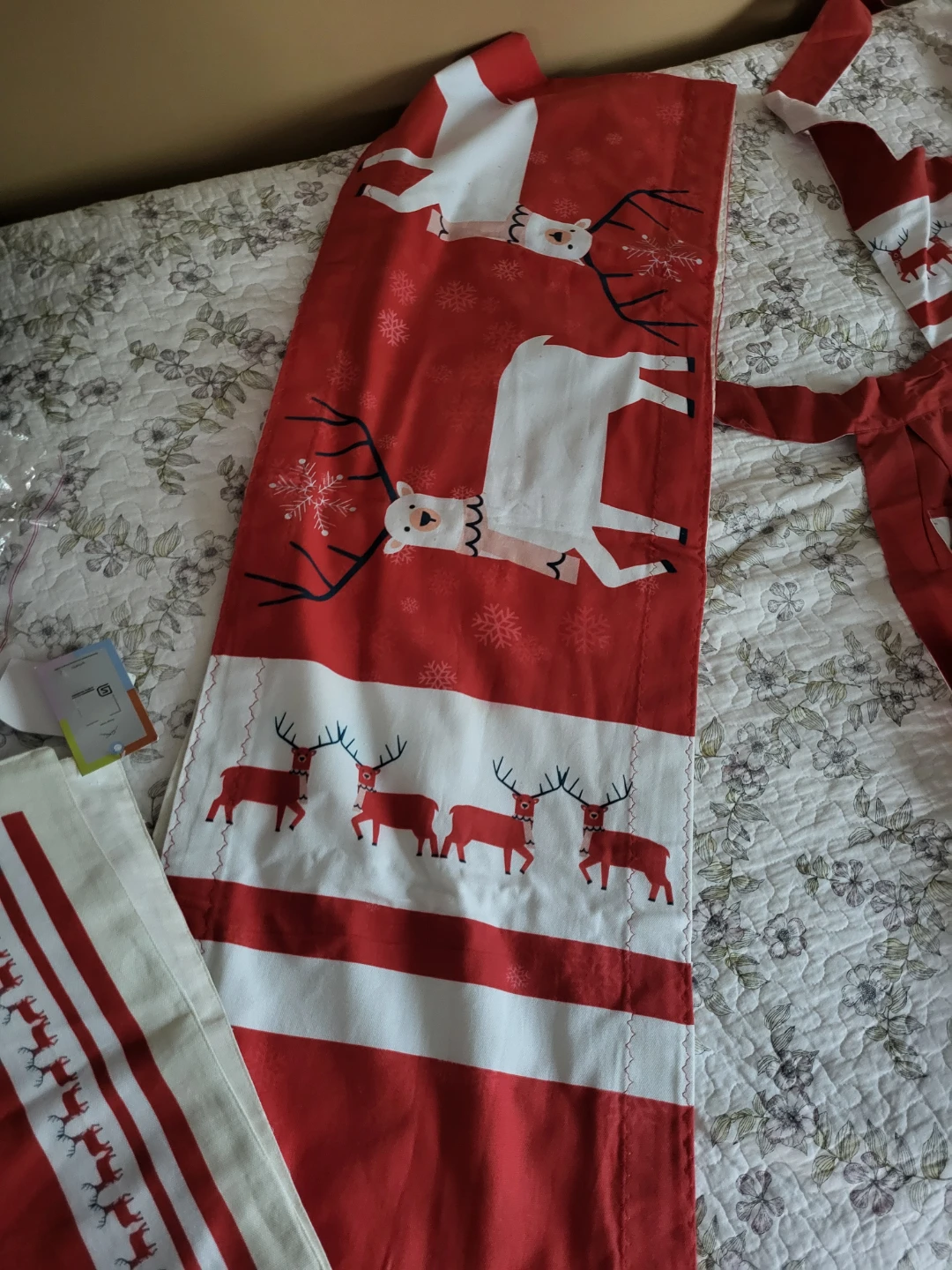 Christmas Kitchen Set - Red with Reindeer - photo 3