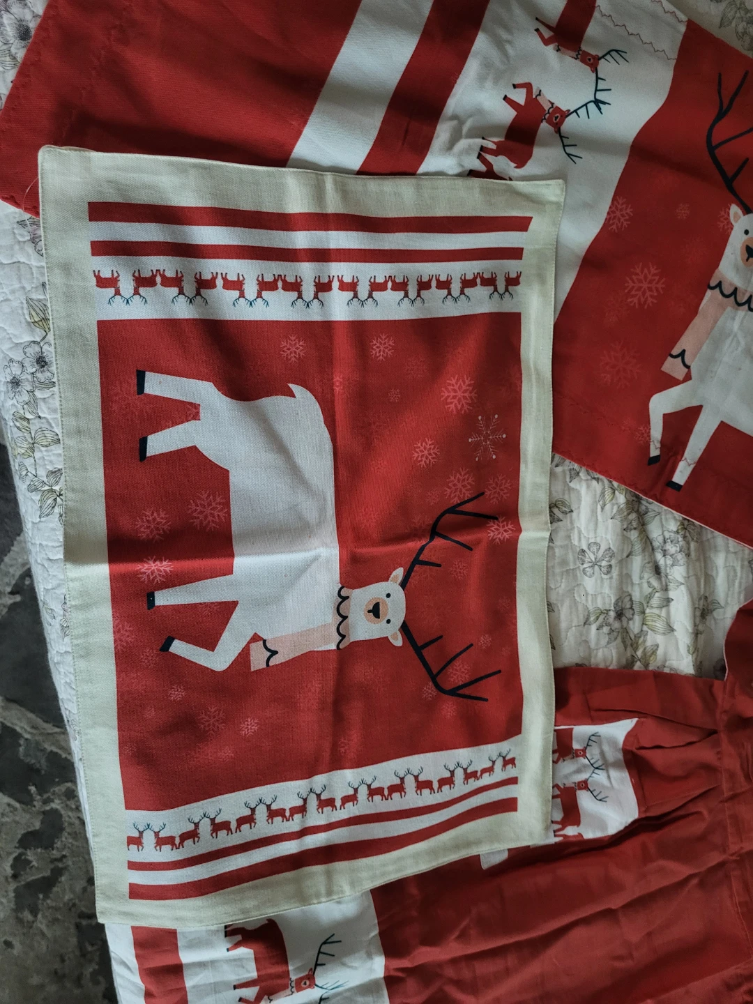 Christmas Kitchen Set - Red with Reindeer - photo 4