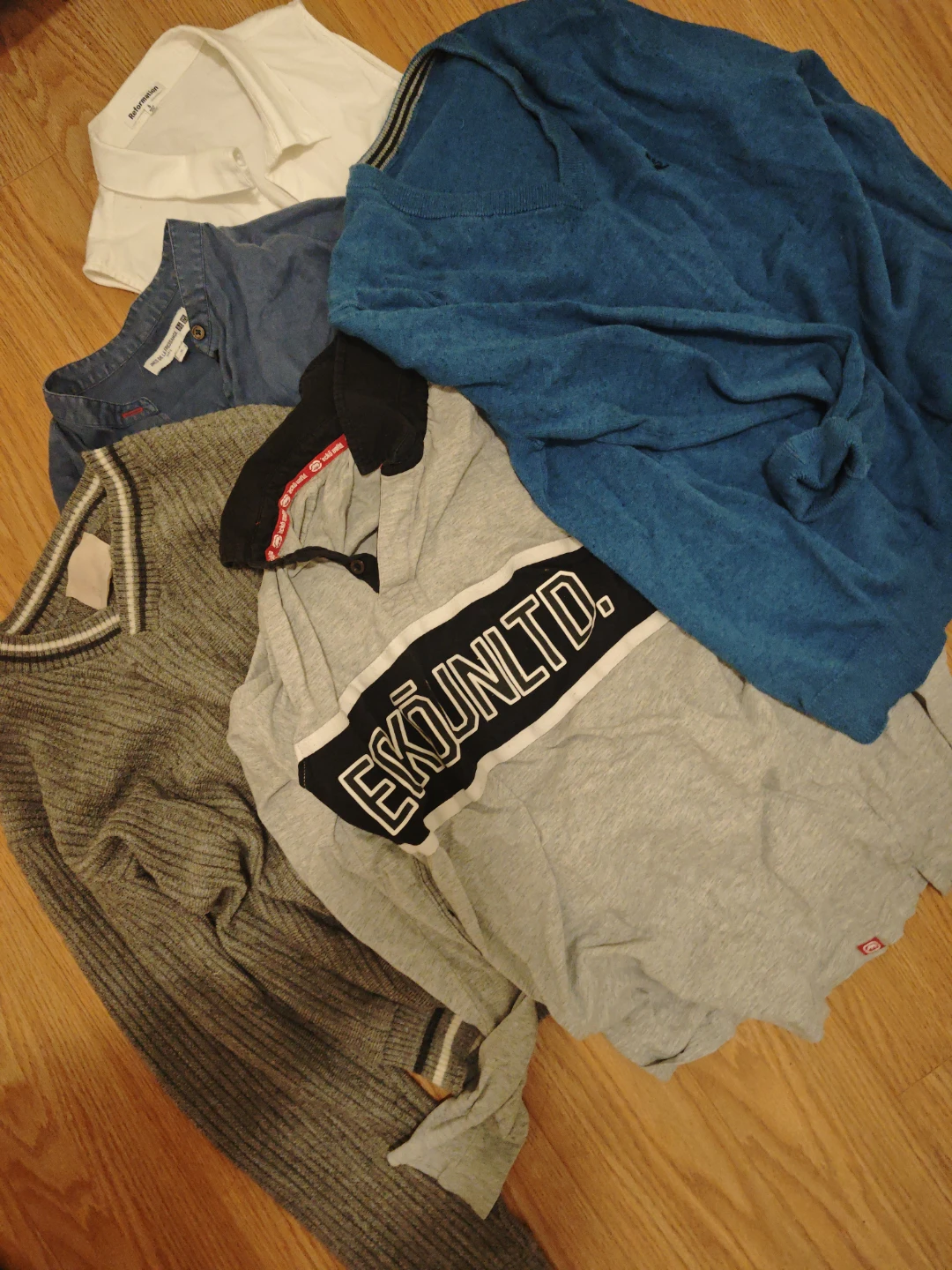 Bundle of 5 Tops - Reformation, Uniqlo, Ecko