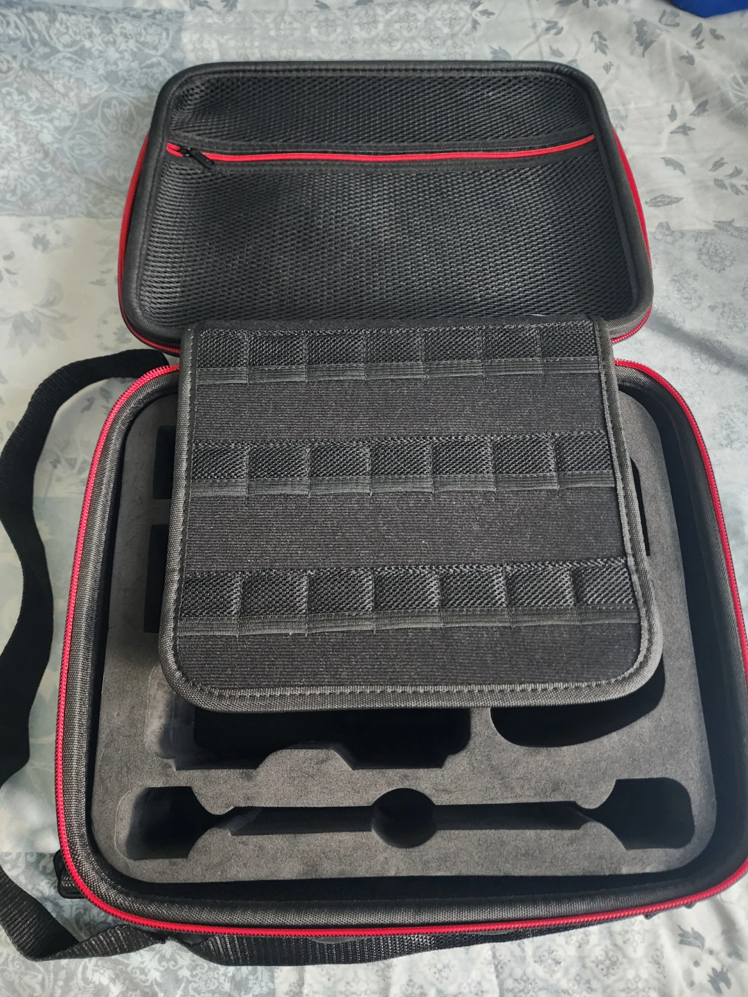 Nintendo Switch Case - photo 2
