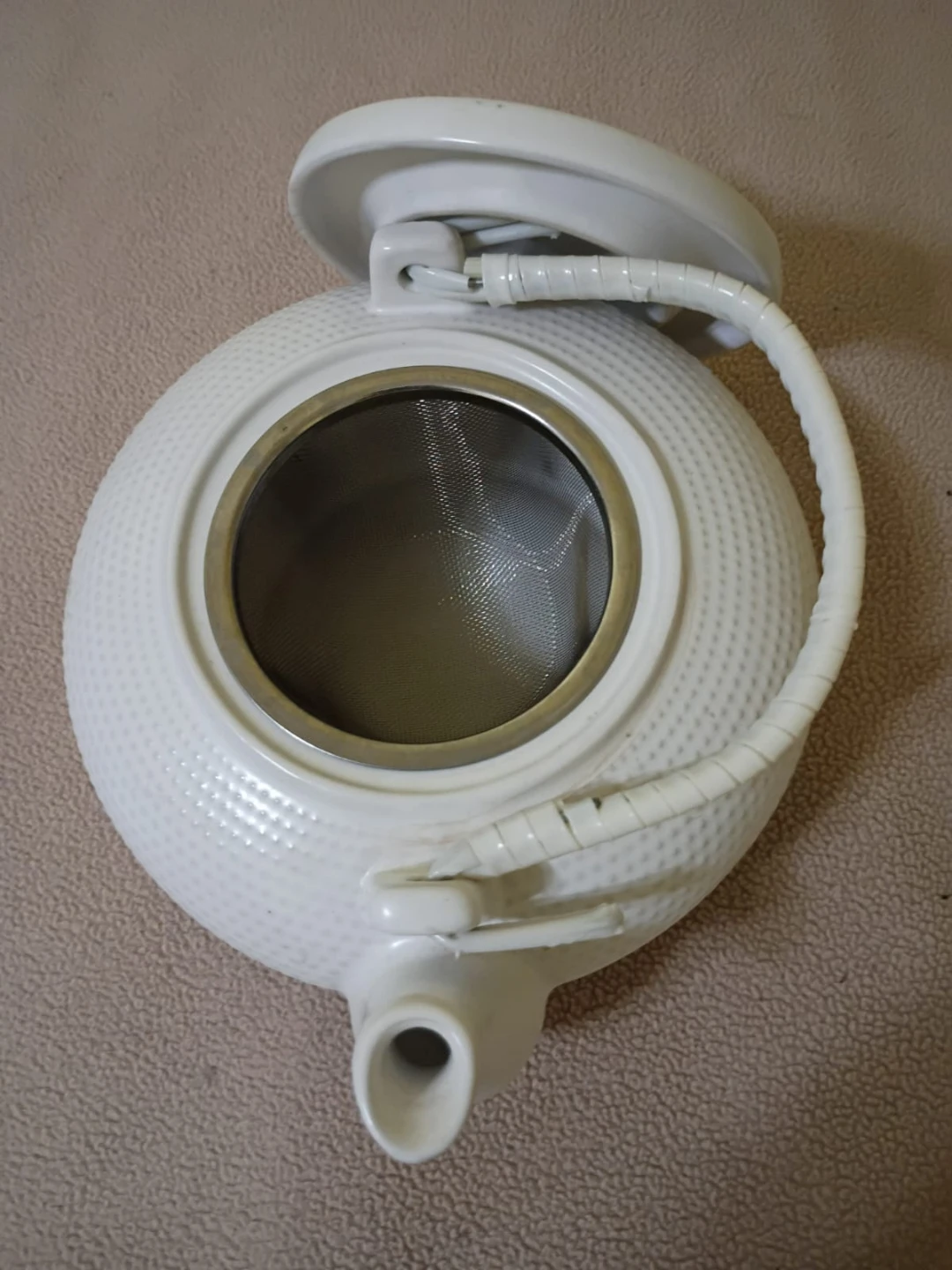 White Ceramic Teapot with Strainer - photo 2