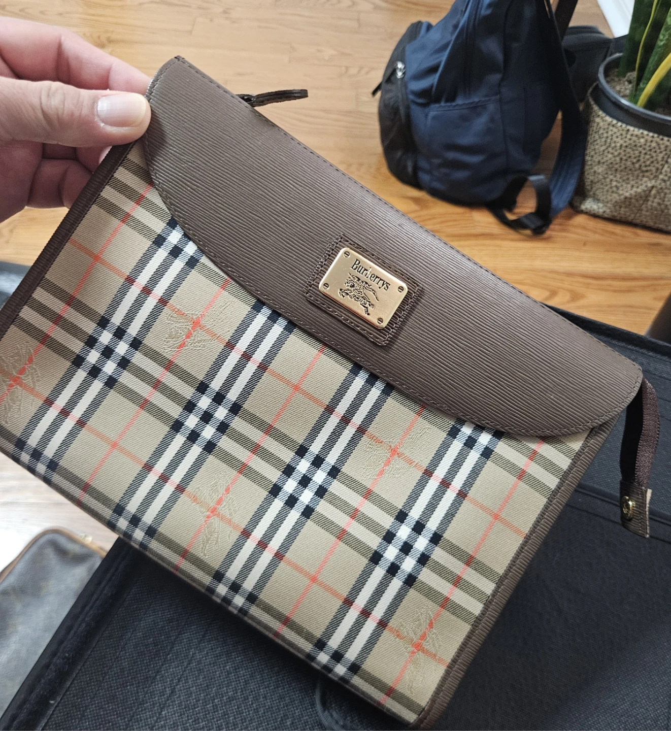 Burberrys Clutch Bag - photo 2