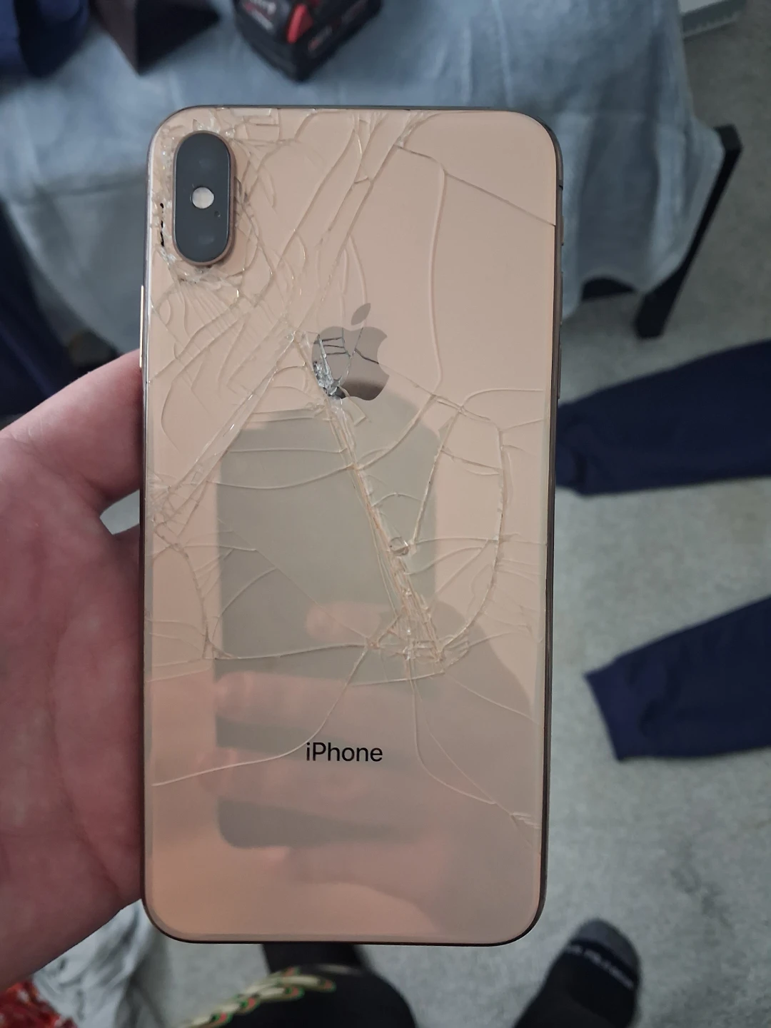 Gold iPhone (Cracked Screen) - photo 2