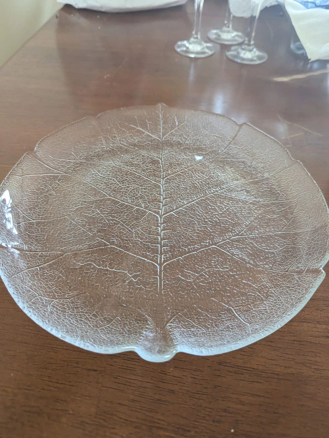Clear Glass Leaf-Shaped Serving Plate
