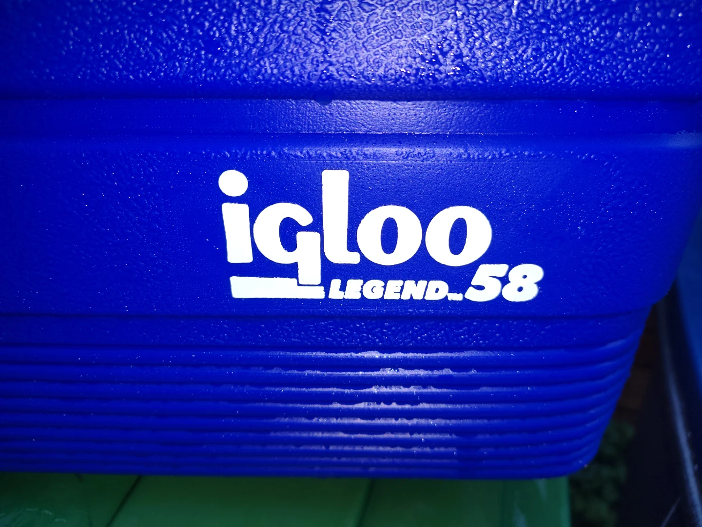 IGLOO LEGEND 58 qt Carry Cooler with Extras - photo 3