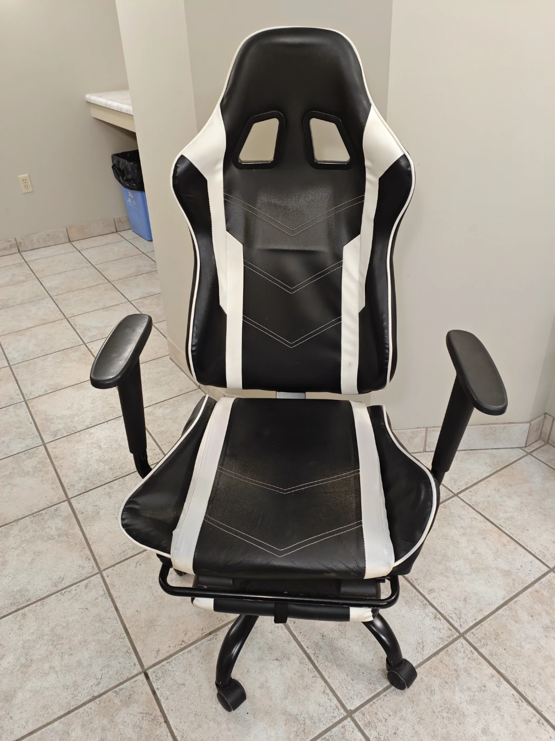 Gaming Chair - photo 2