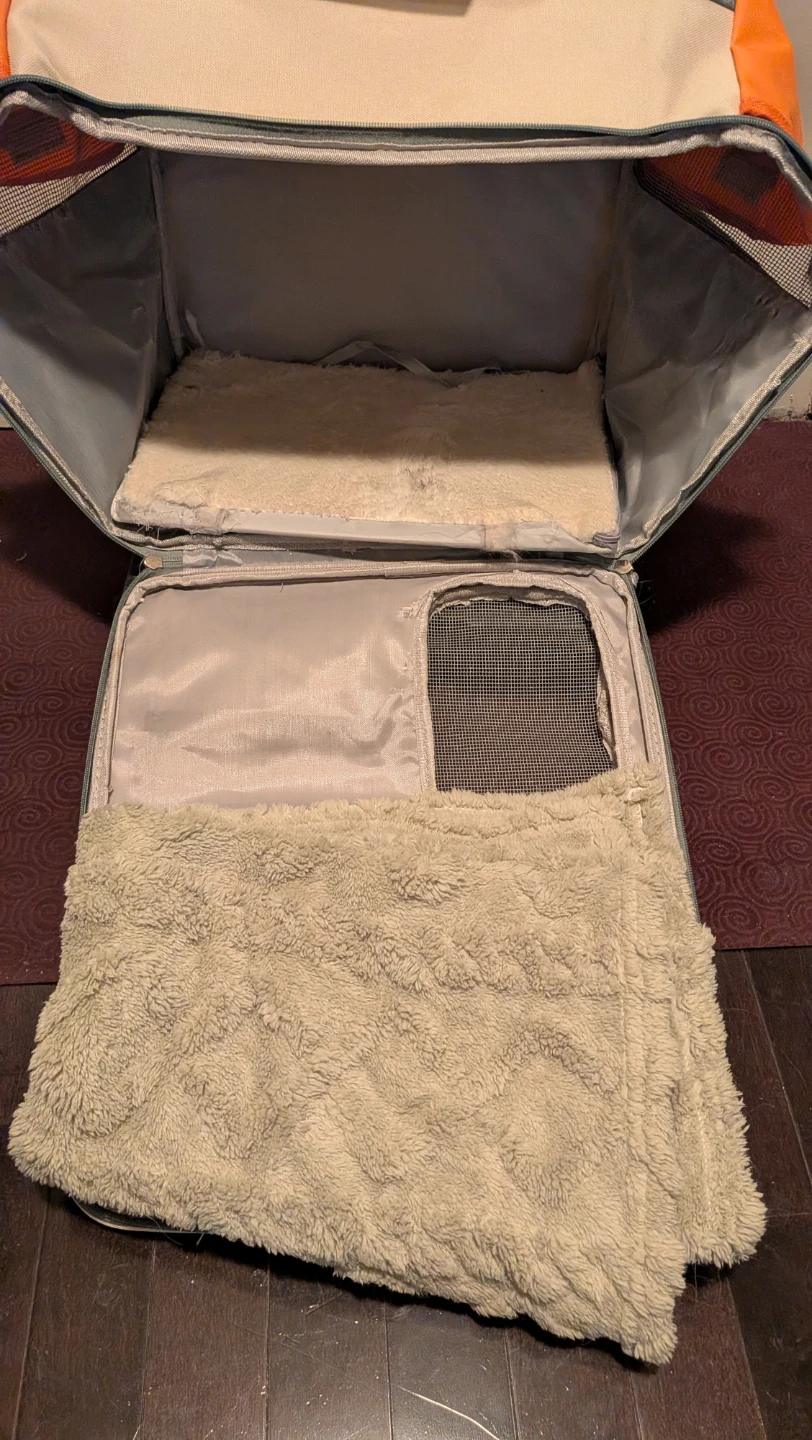 Rolling Pet Carrier Bag - photo 3