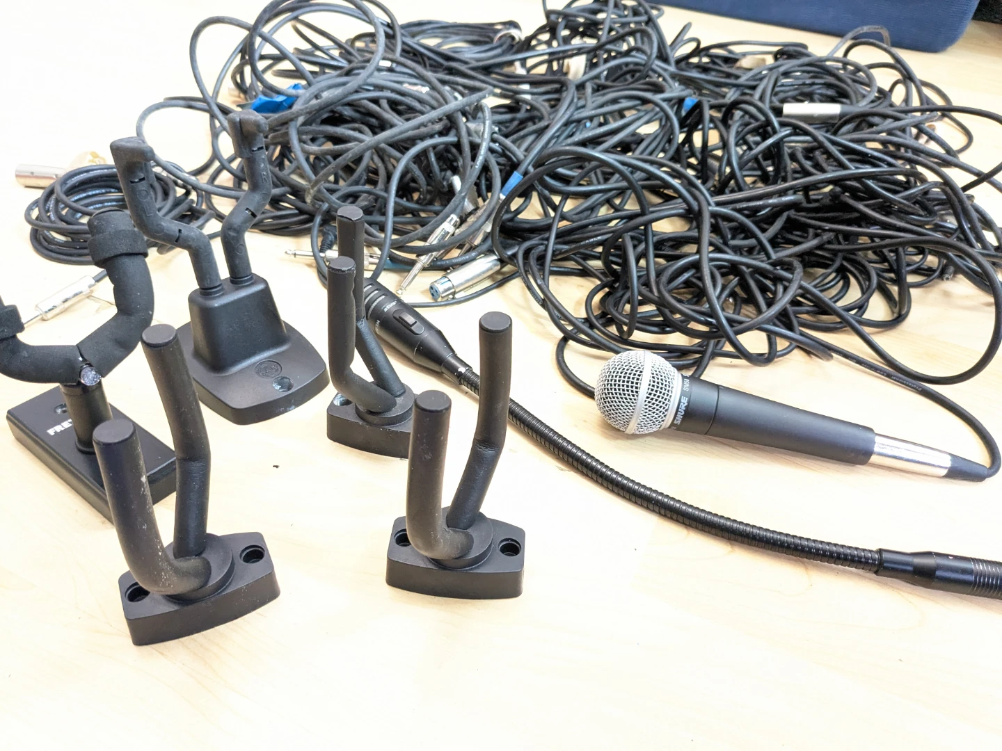Mics, Guitar Stands & Audio Cable Equipment - photo 3