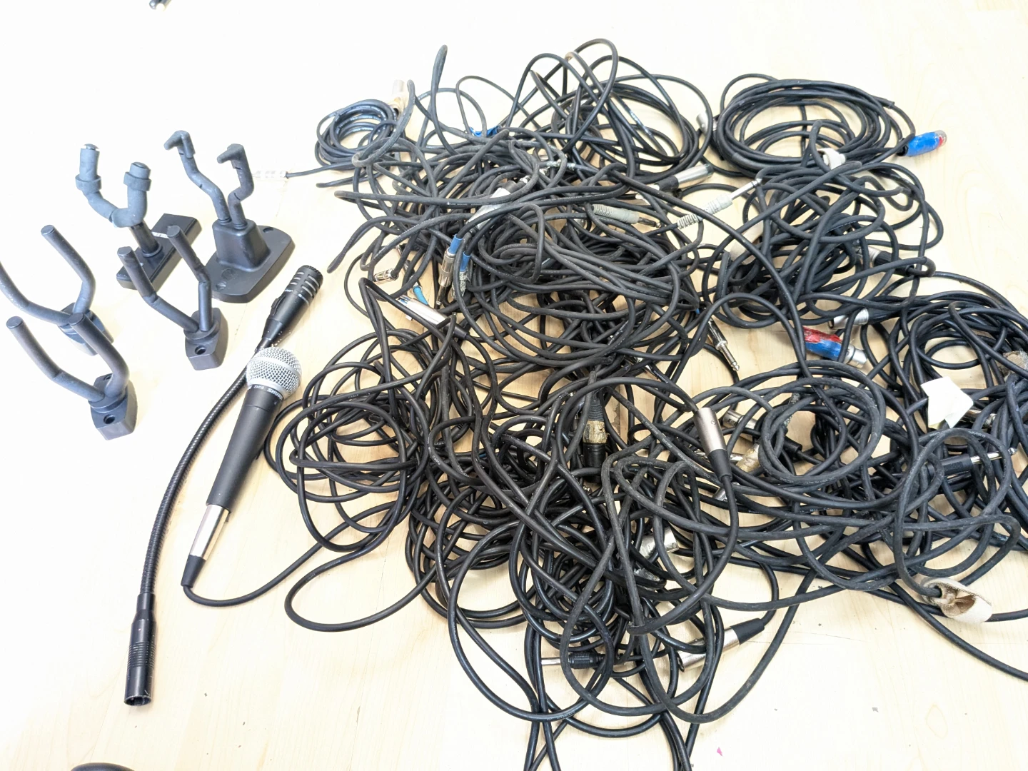 Mics, Guitar Stands & Audio Cable Equipment - photo 4