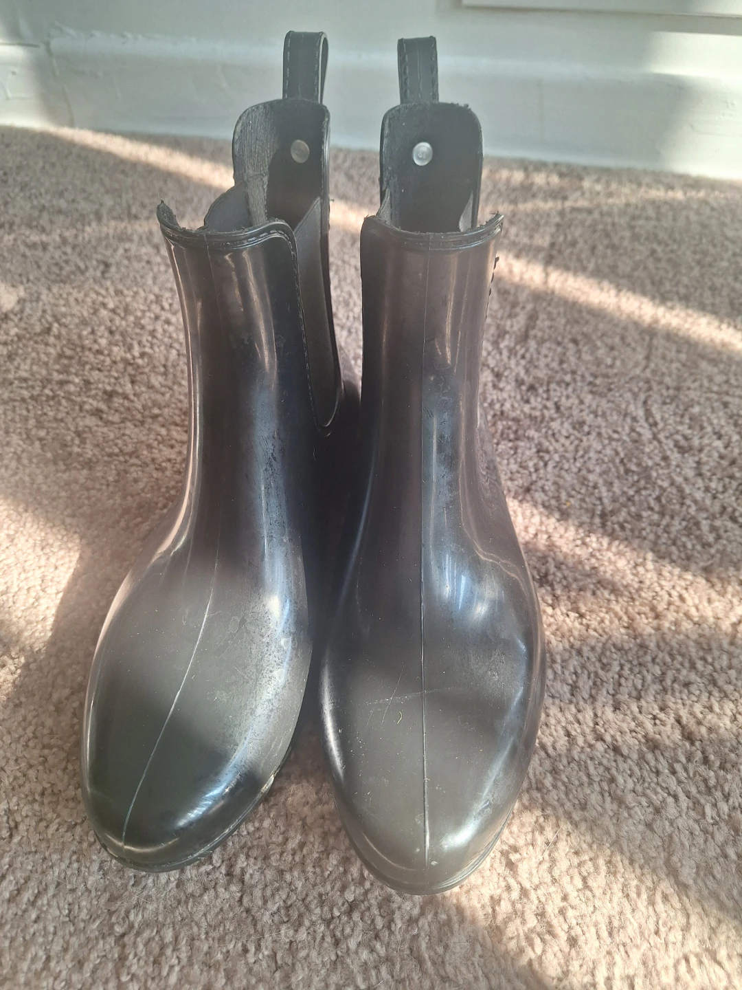 Black Short Rain Boots - Size 6