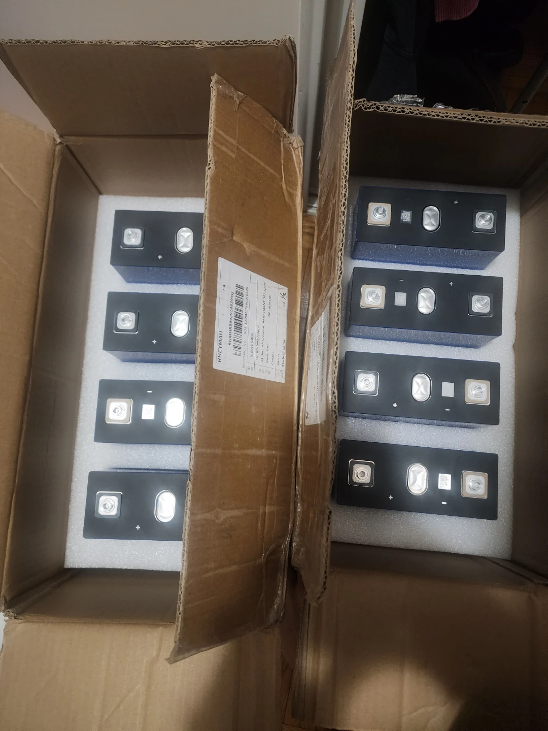 8 Lithium Iron Phosphate Batteries with Connectors - photo 3