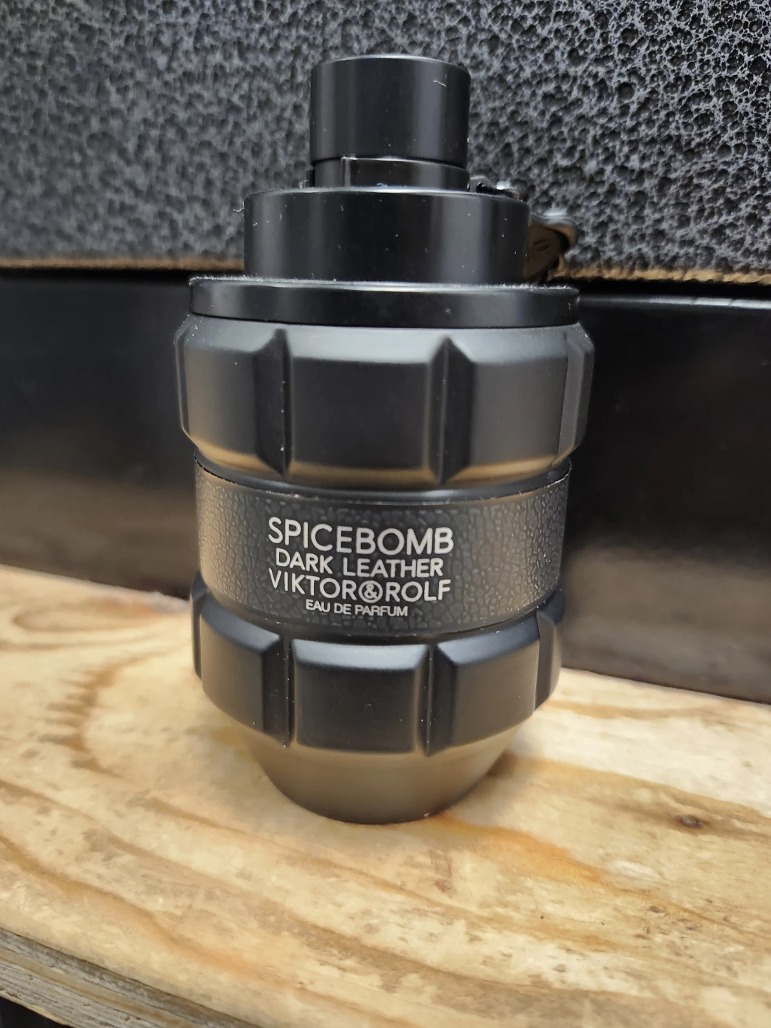 Viktor & Rolf Spicebomb Dark Leather EDP Perfume