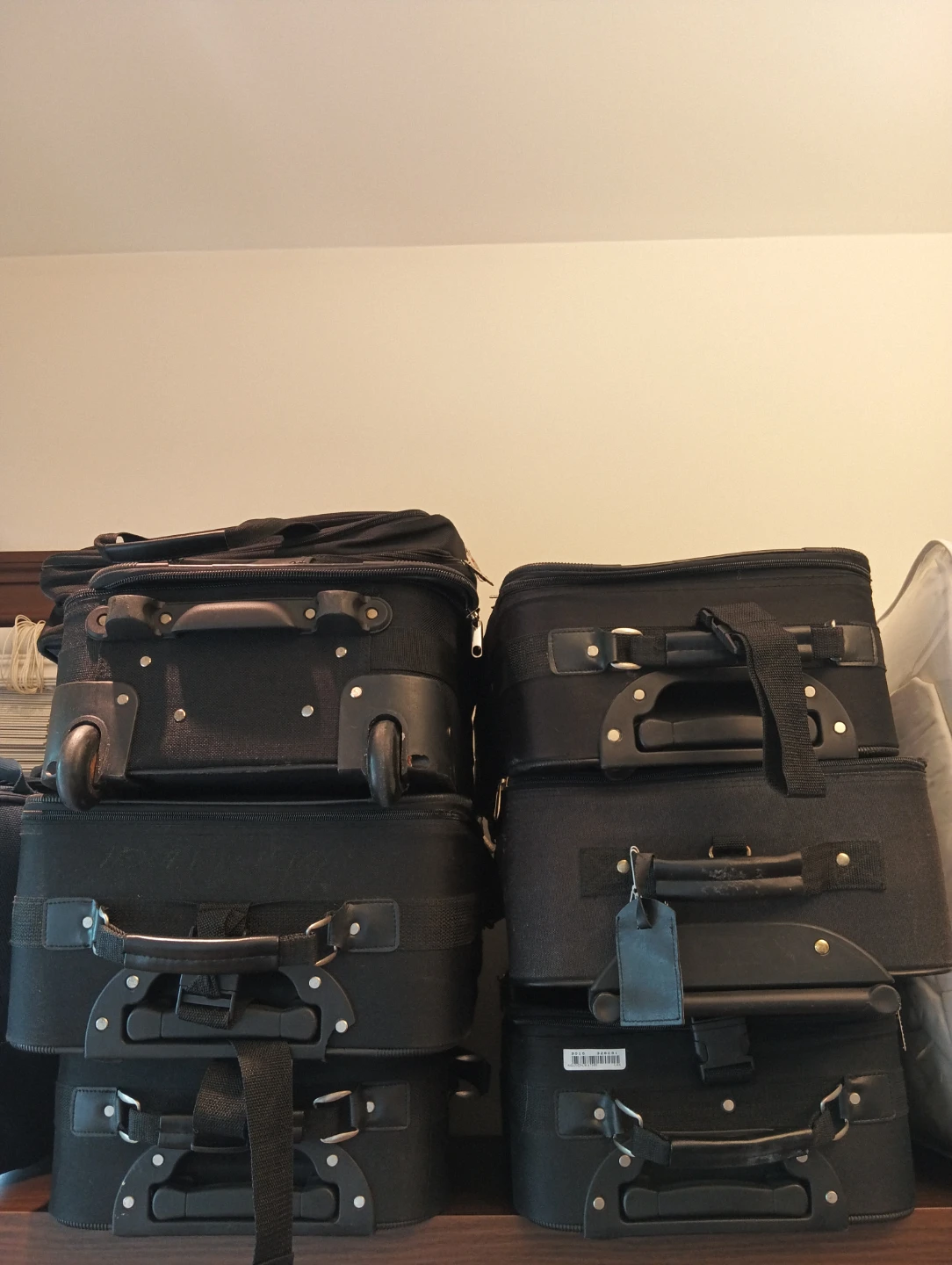 Black Rolling Suitcase Luggage Set