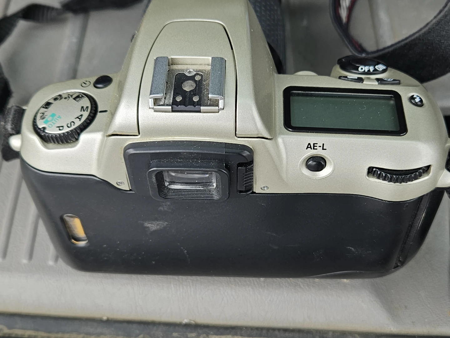 Nikon F60 Film Camera w/ NIKKOR 28-80mm & 75-240mm Lenses - photo 2