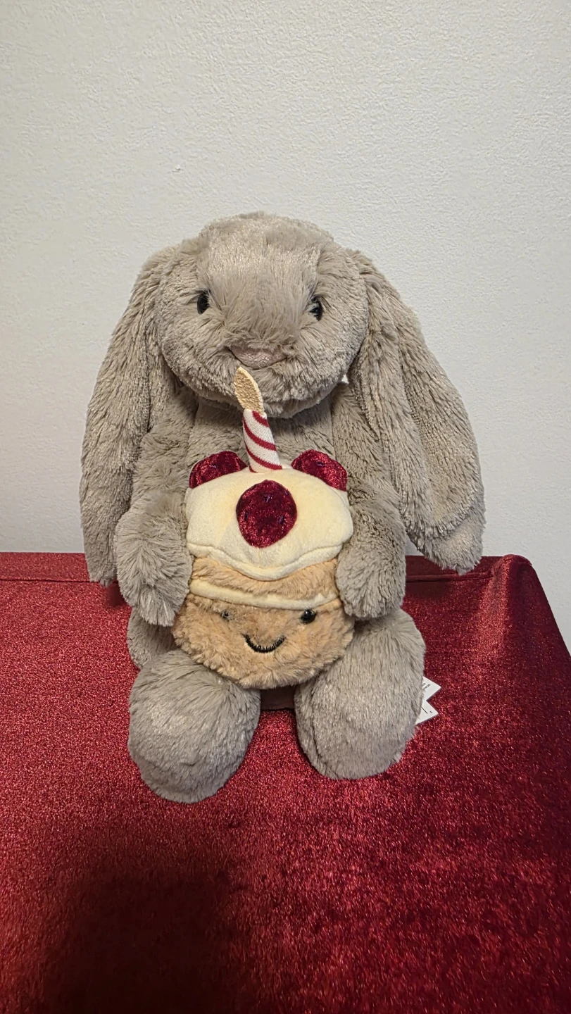 Jellycat Bashful Beige Bunny 'Birthday' BNWT 🔮Open to offer 🔮