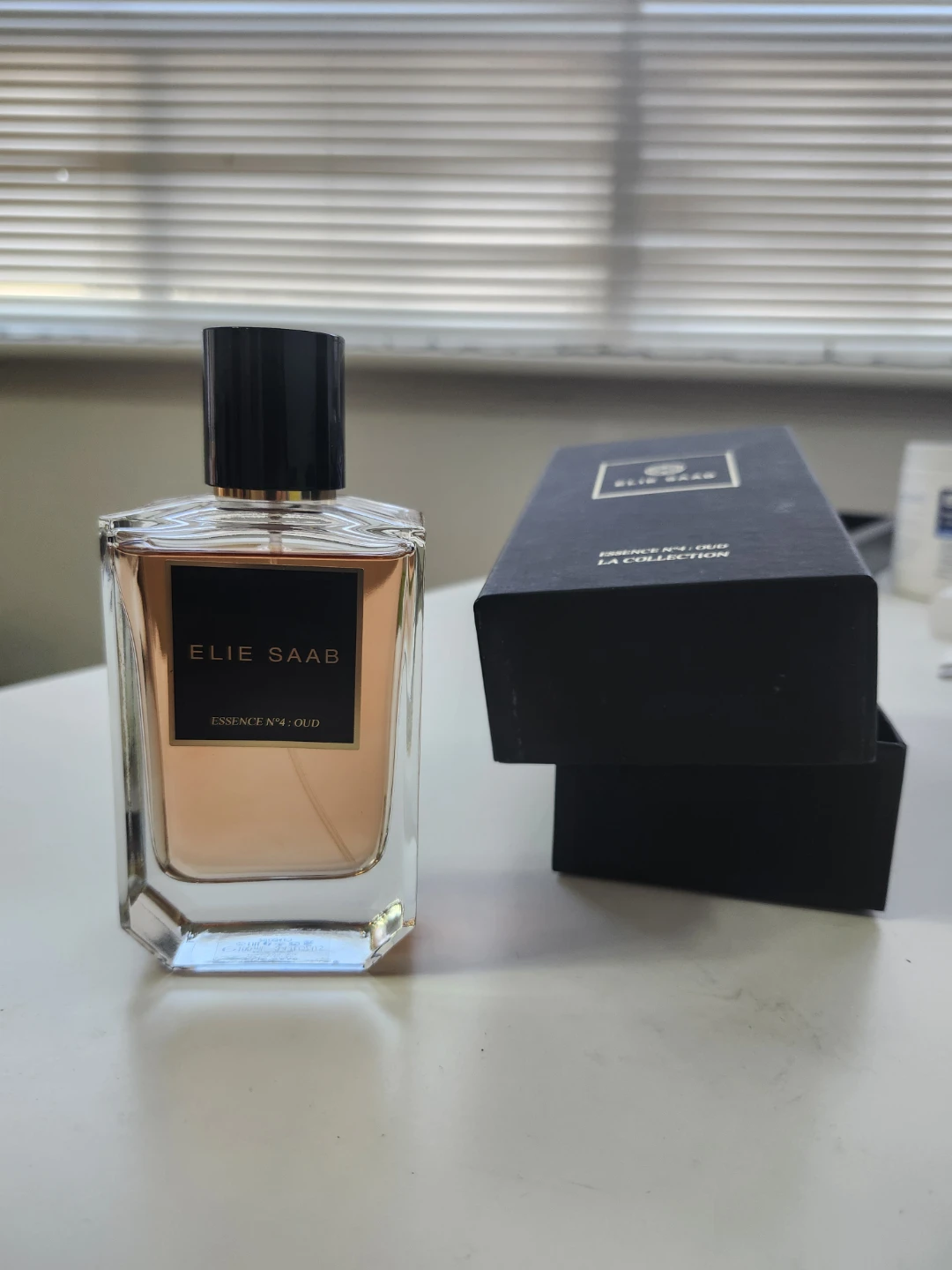 Elie Saab Essence No. 4 Oud Eau de Parfum