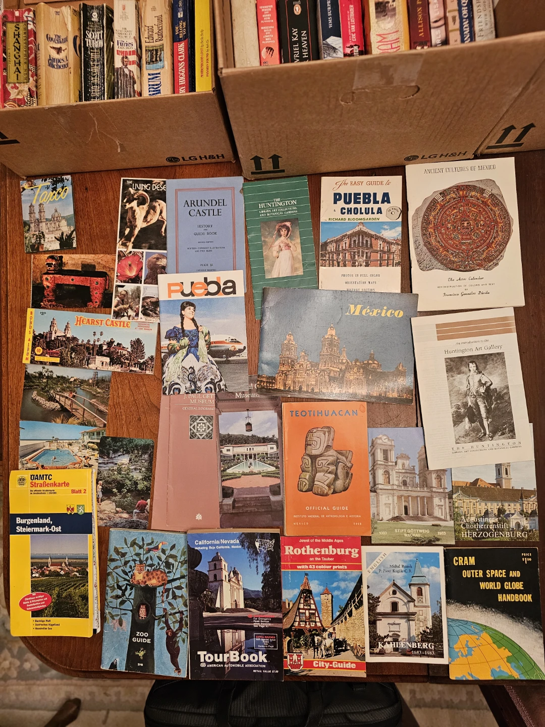 Lot of Travel Guidebooks and Postcards - photo 2