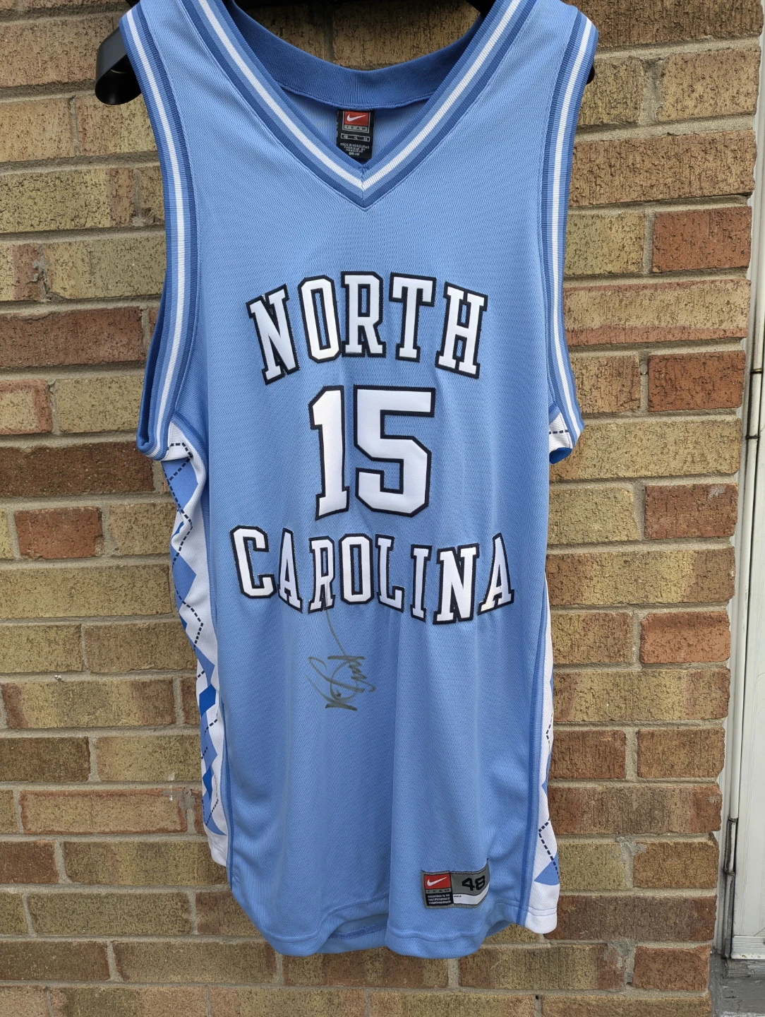 Autographed North Carolina Vince Carter 15 Jersey