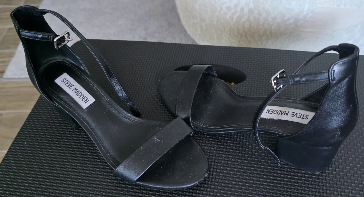 Steve Madden Black Leather Block Heel Sandals size 6 - photo 3